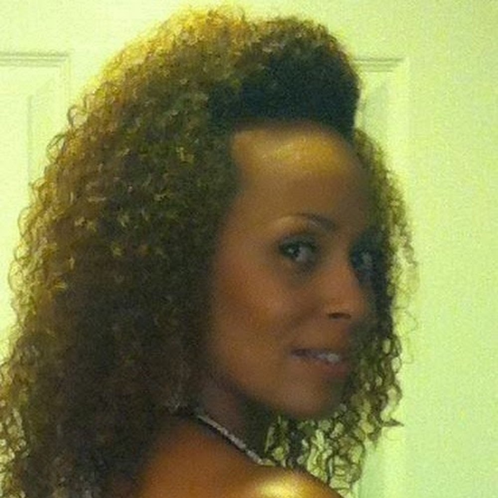 Meet your Posher, Lora